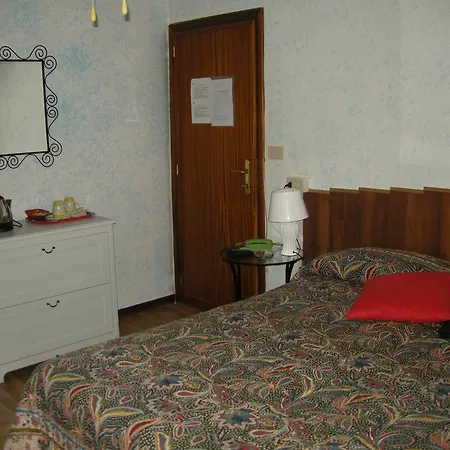 Hotell Albergo Ristorante Giardini 3*