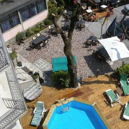 Hotell Albergo Ristorante Giardini 3*