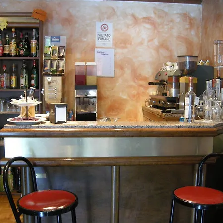 Hotell Albergo Ristorante Giardini 3*